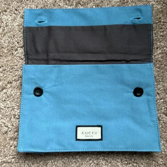NEW Gucci Beauty Blue Canvas Envelope Style Bag - Picture 5 of 13